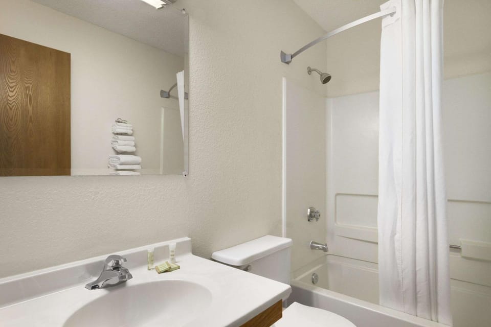 Bathroom, Photo of the whole room, On site