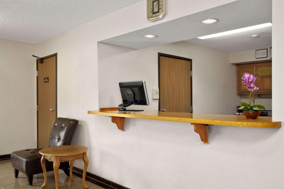 Lobby or reception, On site