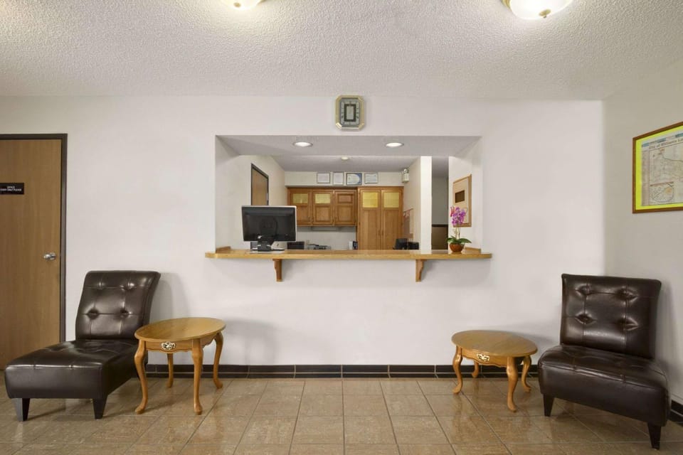 Lobby or reception, On site