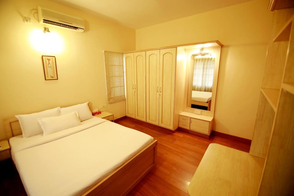 Falcon Suites Residency Road Hotel in Bengaluru