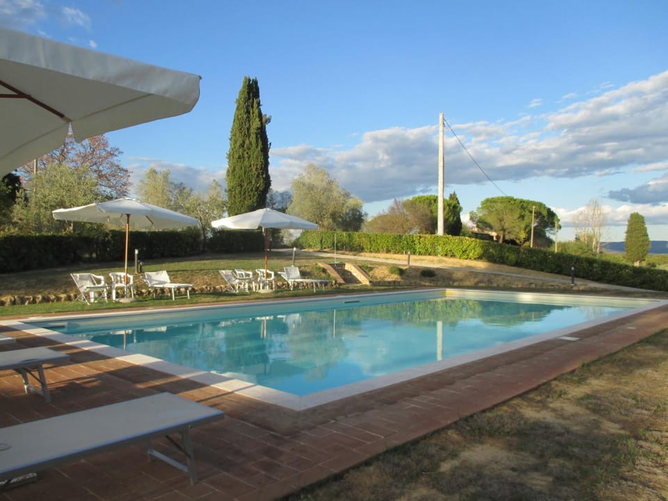 Swimming pool, Swimming pool