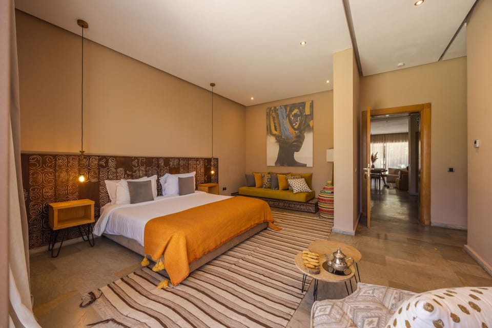 Bed, Photo of the whole room, Bedroom