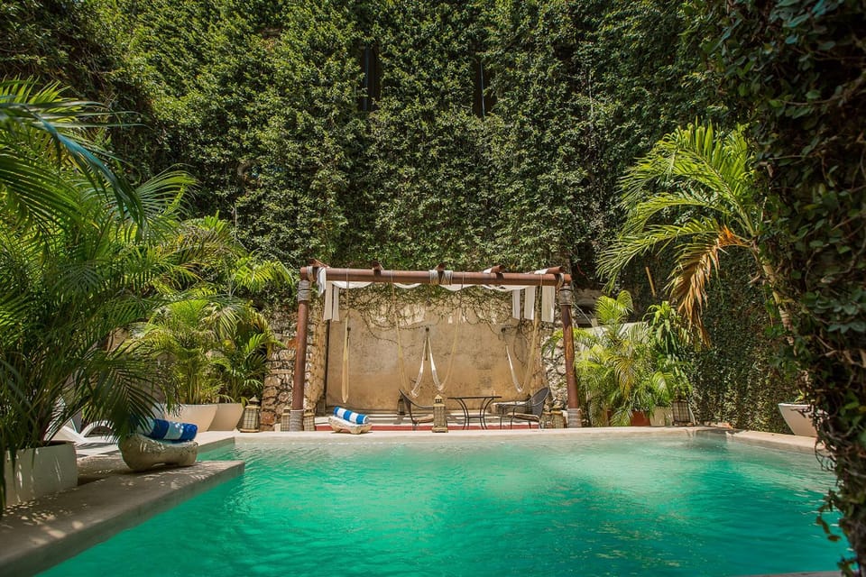 Patio, Restaurant/places to eat, Swimming pool