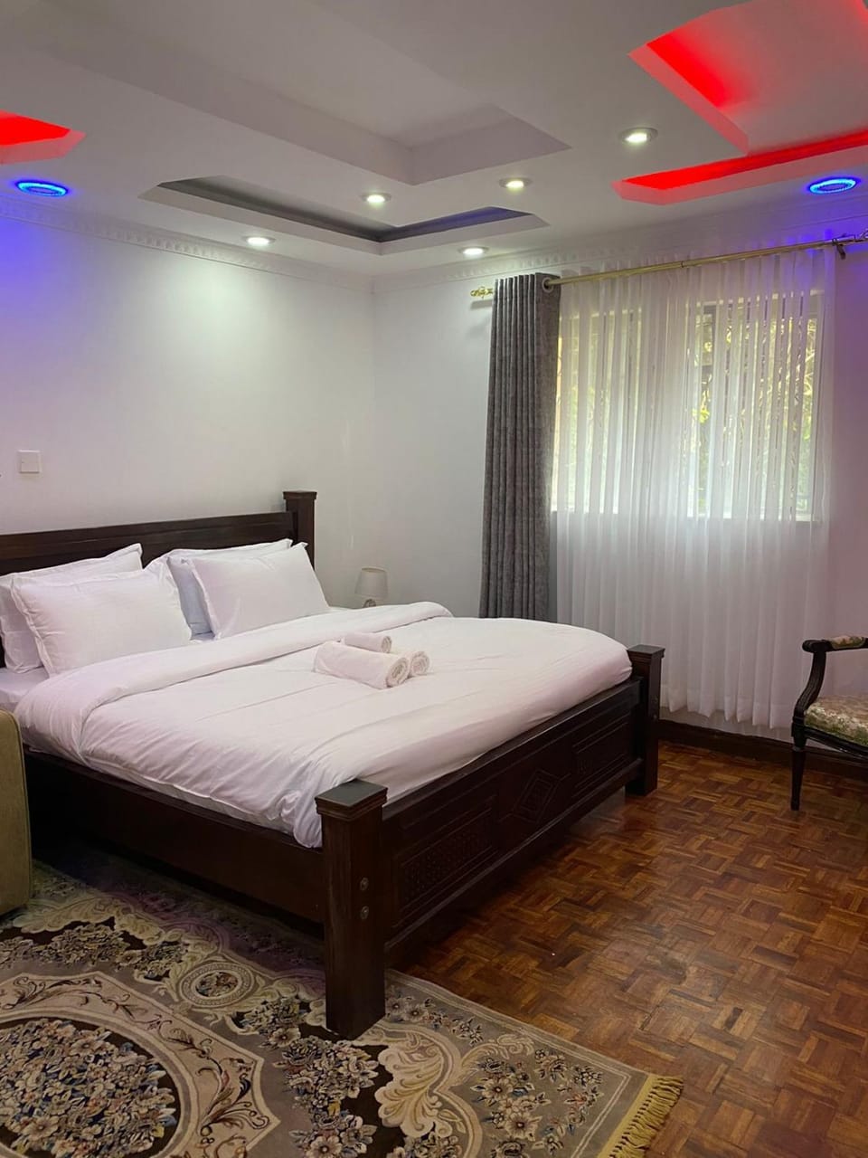 Photo of the whole room, Bedroom
