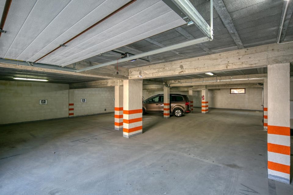 Property building, On site, Area and facilities
