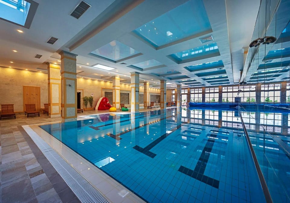 Swimming pool, Swimming pool