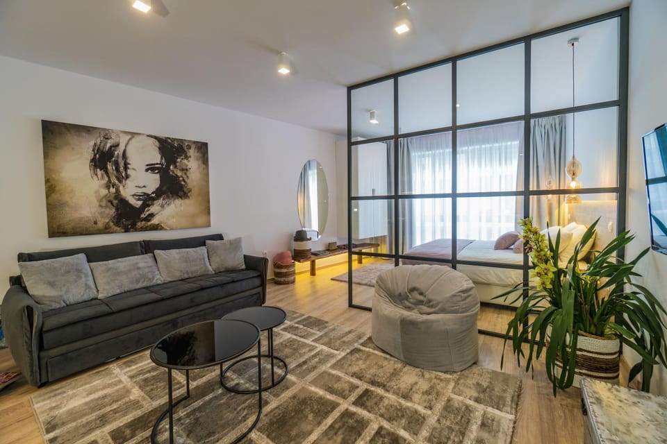 Glossy Lodge Apartment in Thessaloniki