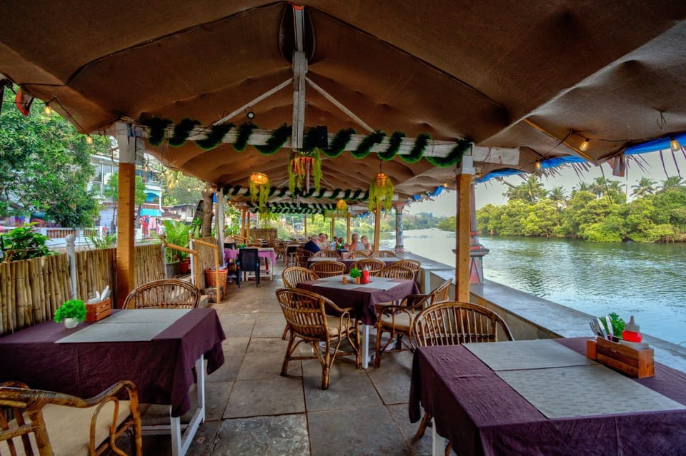 Mayonna Creek Side Hotel in Baga