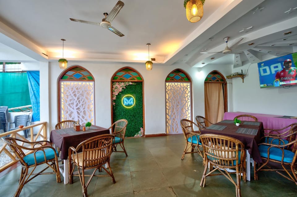 Mayonna Creek Side Hotel in Baga