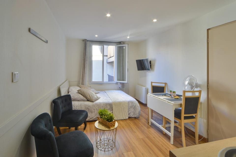 Fly Away Apartment in Bourges