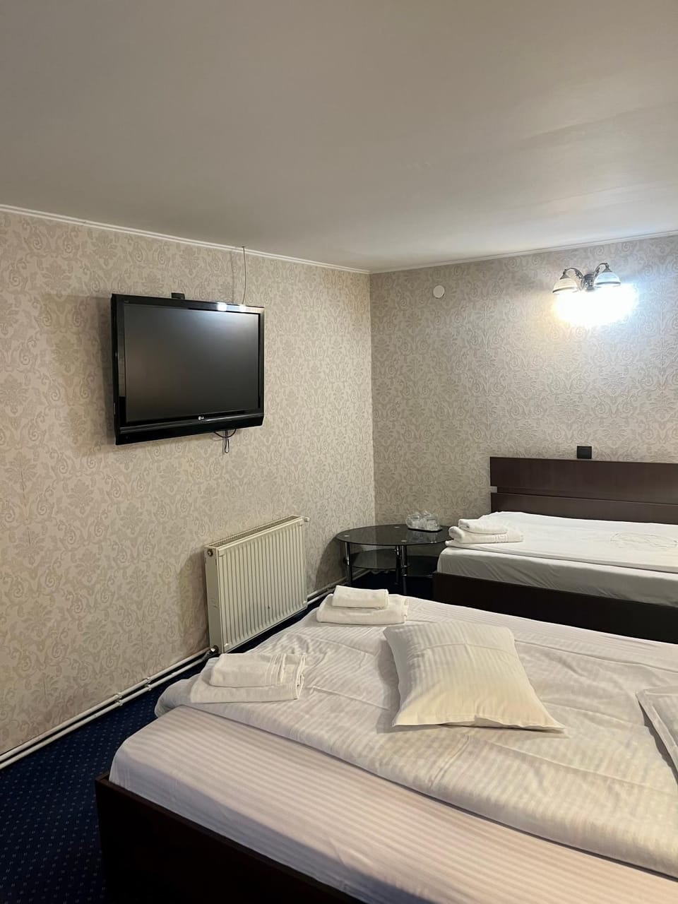 Bed, TV and multimedia, Photo of the whole room, Bedroom, heating