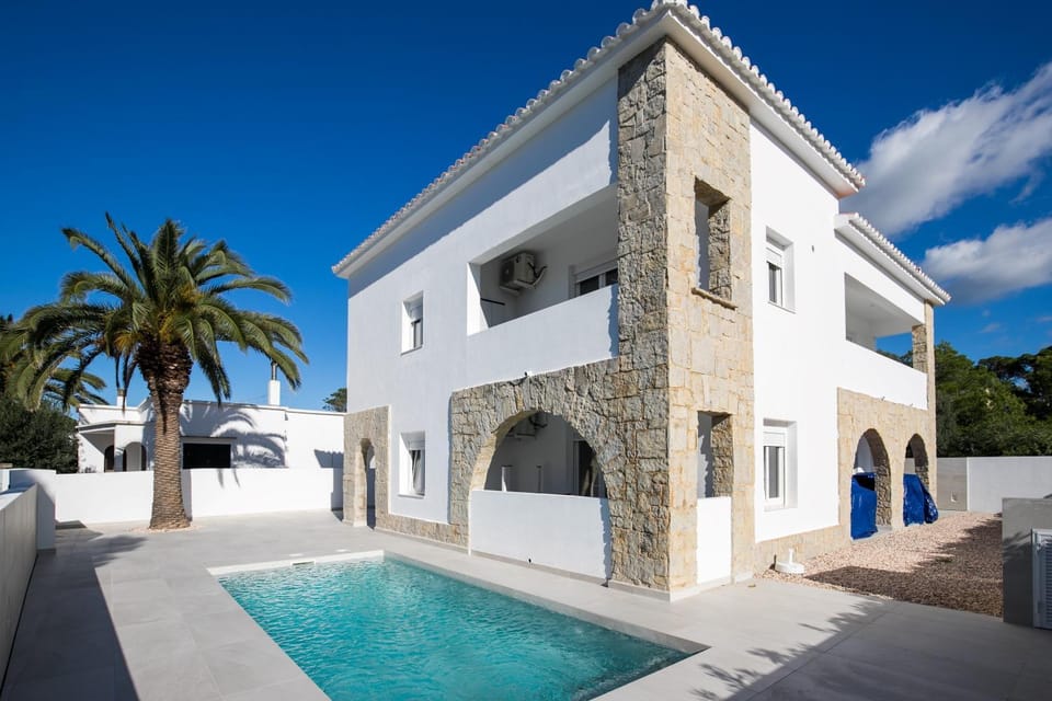 Property building, Swimming pool