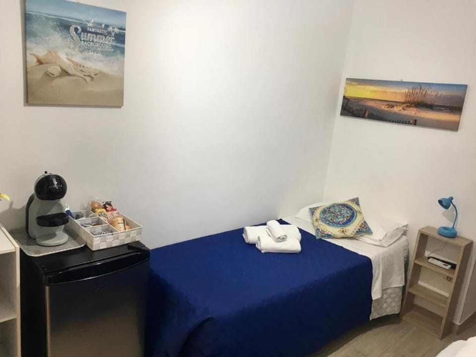 Bed, Photo of the whole room, Bedroom, hair dresser, towels