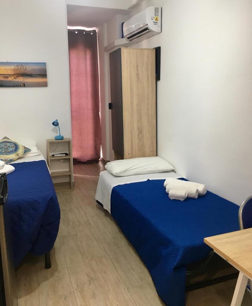 Bed, Photo of the whole room, Bedroom, air conditioner