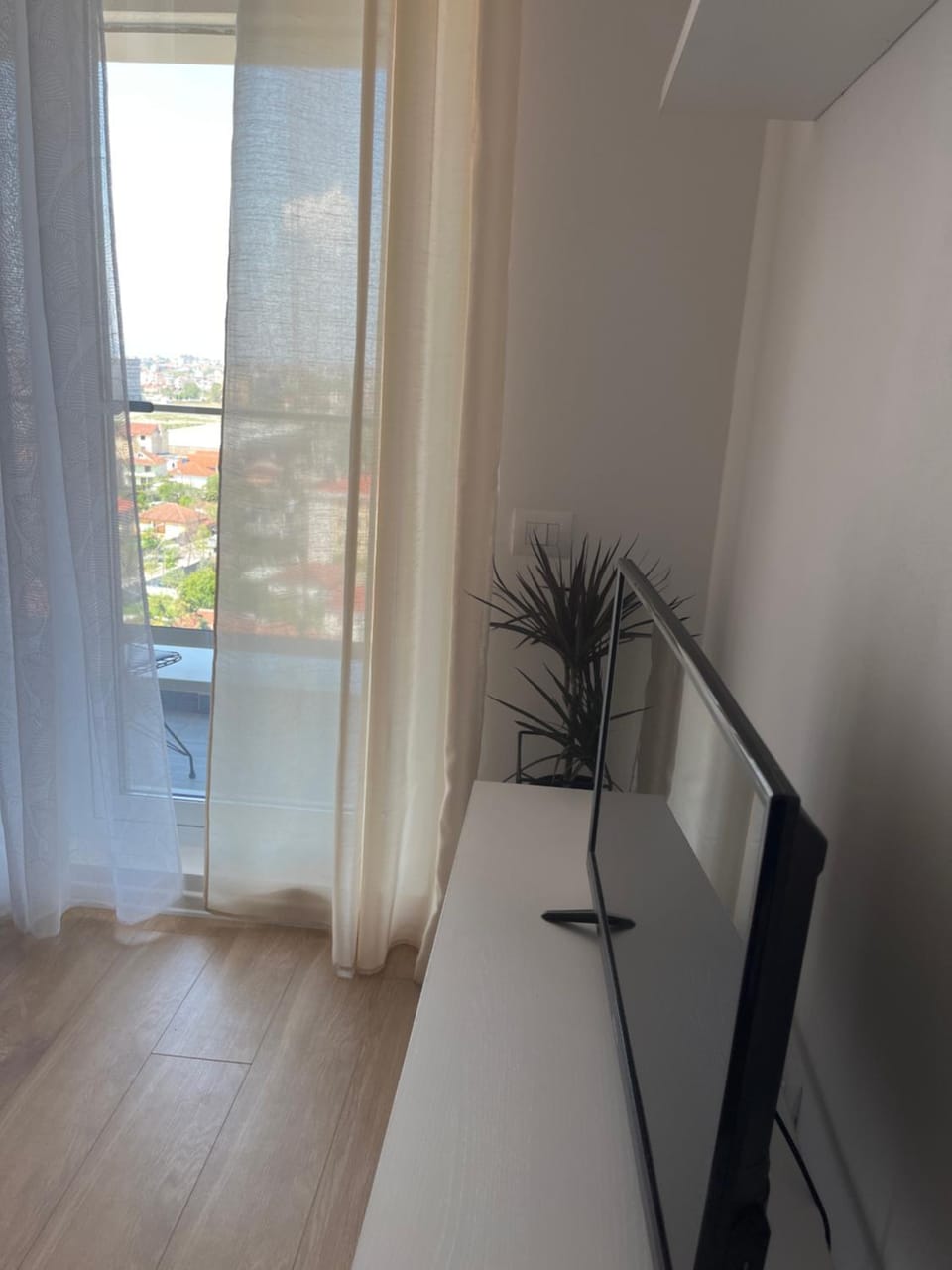 TV and multimedia, Living room, Seating area, hair dresser