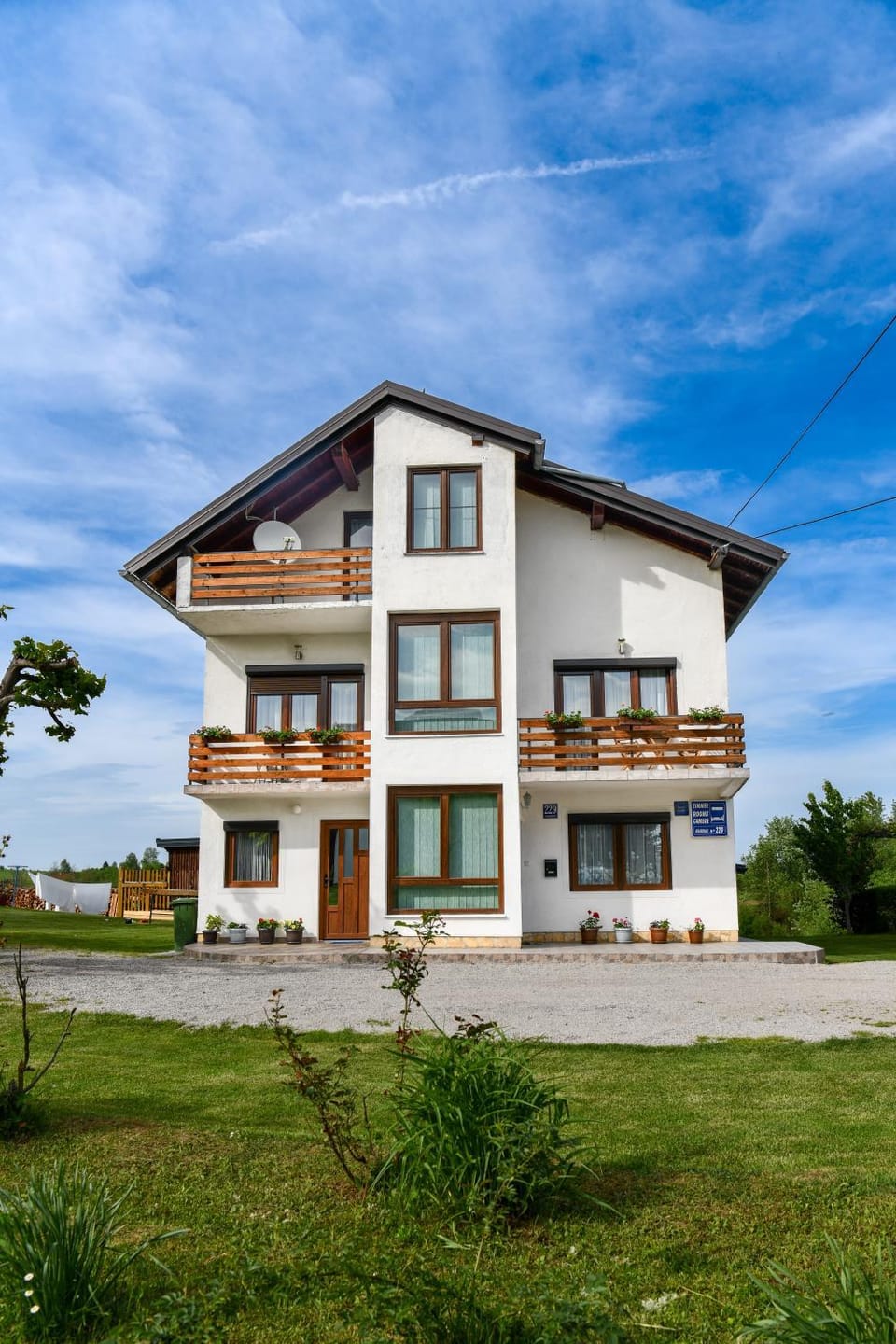 Property building, Spring, Day, Garden, Garden view