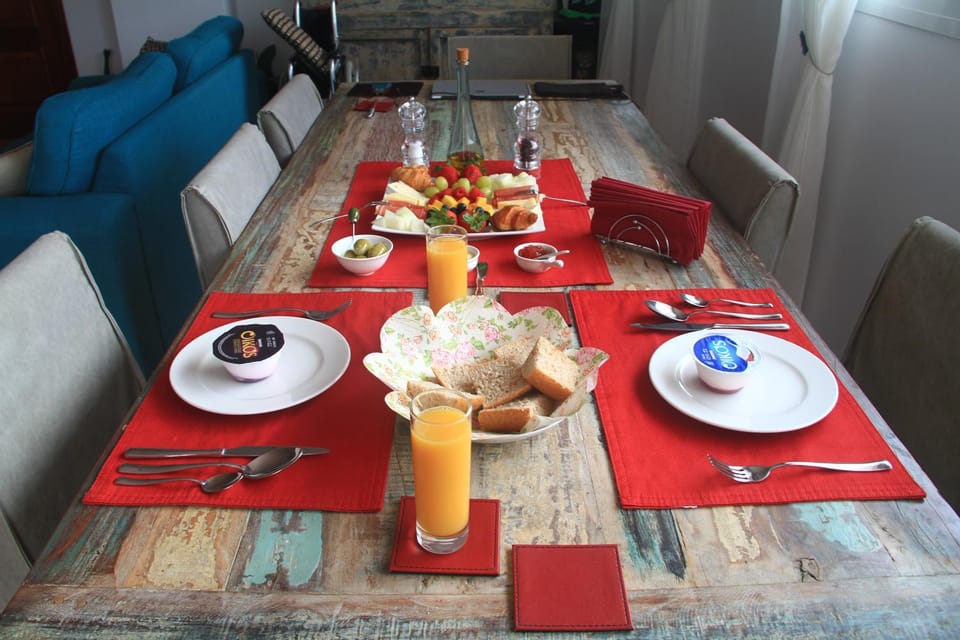 Dining area, Continental breakfast