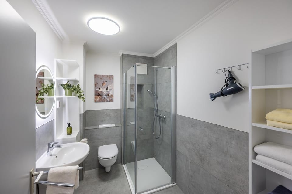 Shower, Bathroom
