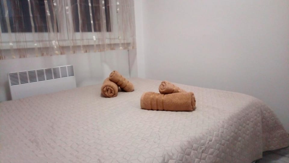 Bed, Night