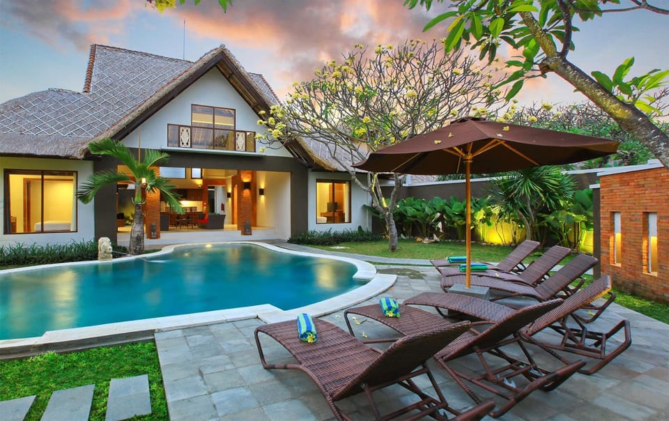 Property building, Swimming pool