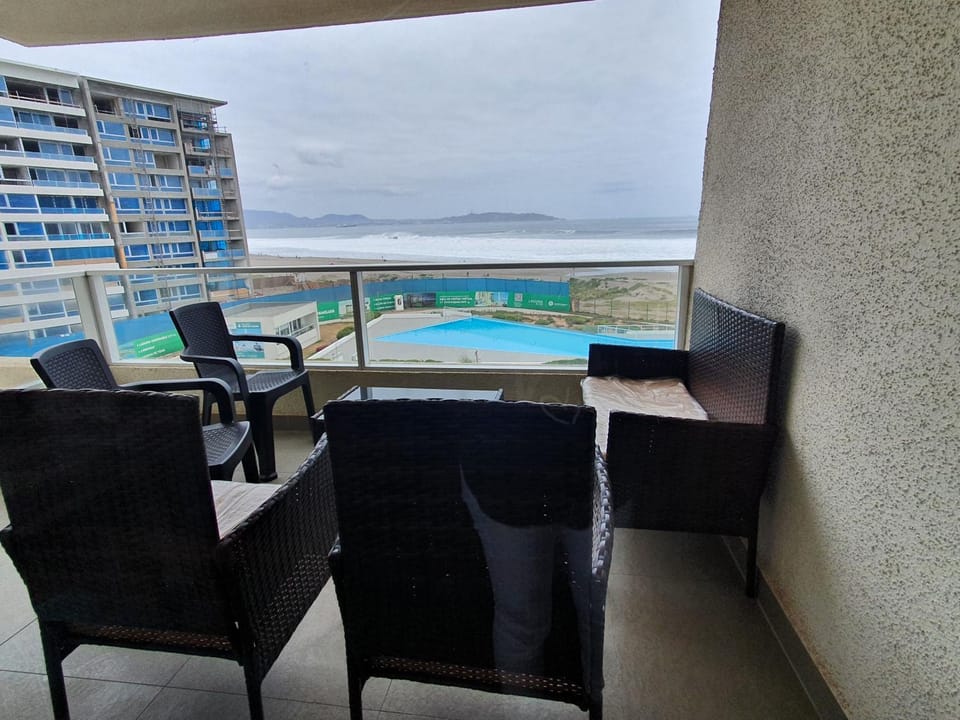 DEPARTAMENTO FRENTE AL MAR EN RESORT Laguna del Mar 7P Apartment in La Serena