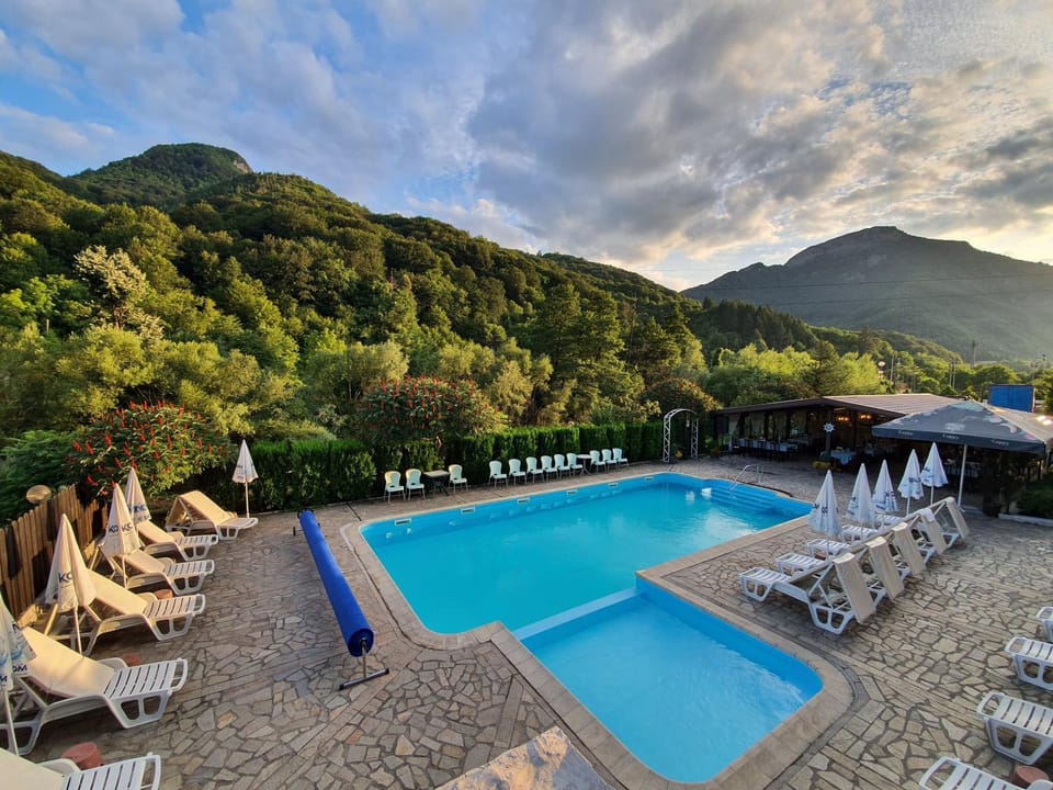 Swimming pool