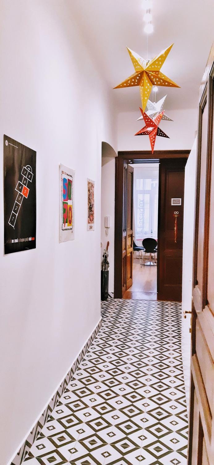 Lobby or reception, Decorative detail
