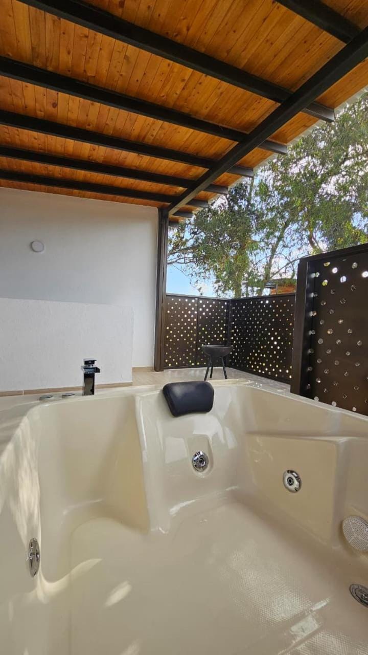 Parador La Mesa Redonda Hotel y Glamping Luxury tent in Santander, Colombia