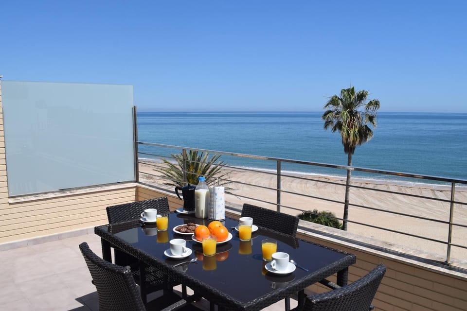 Balcony/Terrace, Sea view, Street view