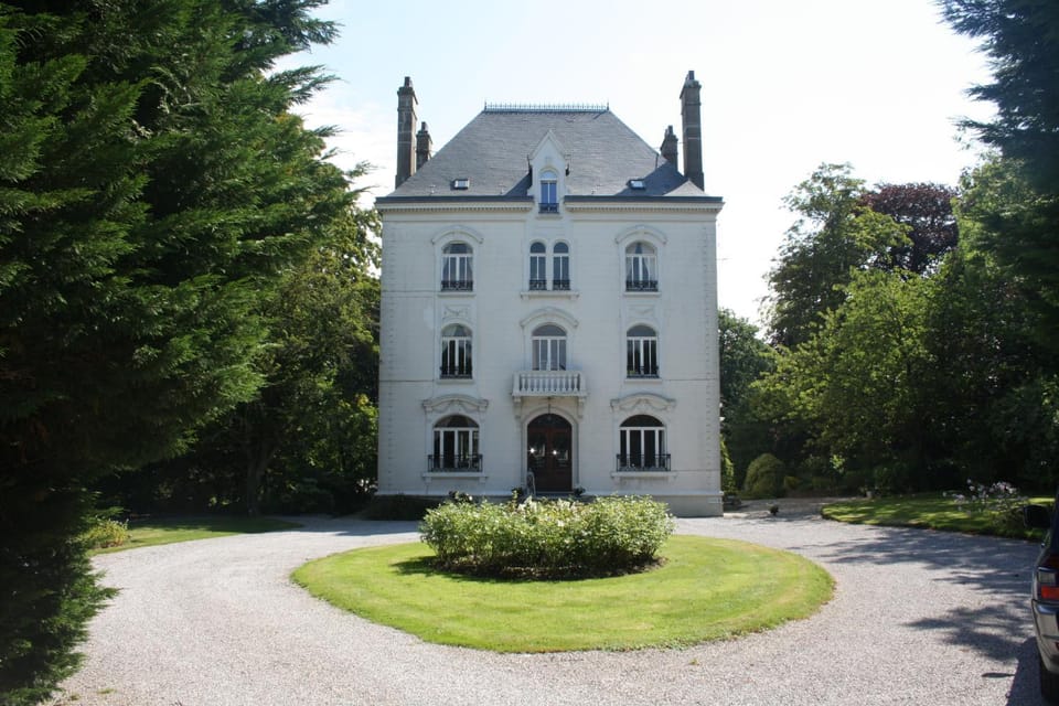 Property building, Day