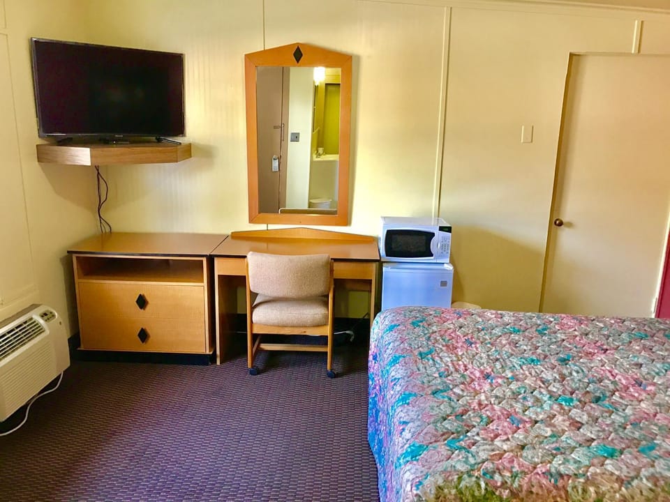 Travelers Inn Motel Motel in Salem