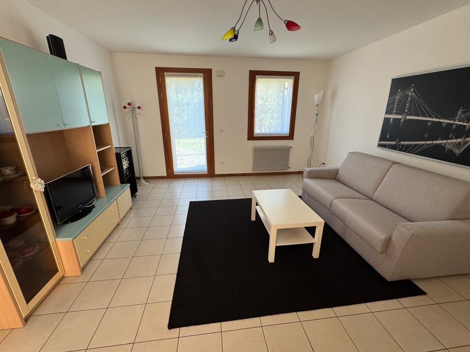 Day, Living room, Seating area
