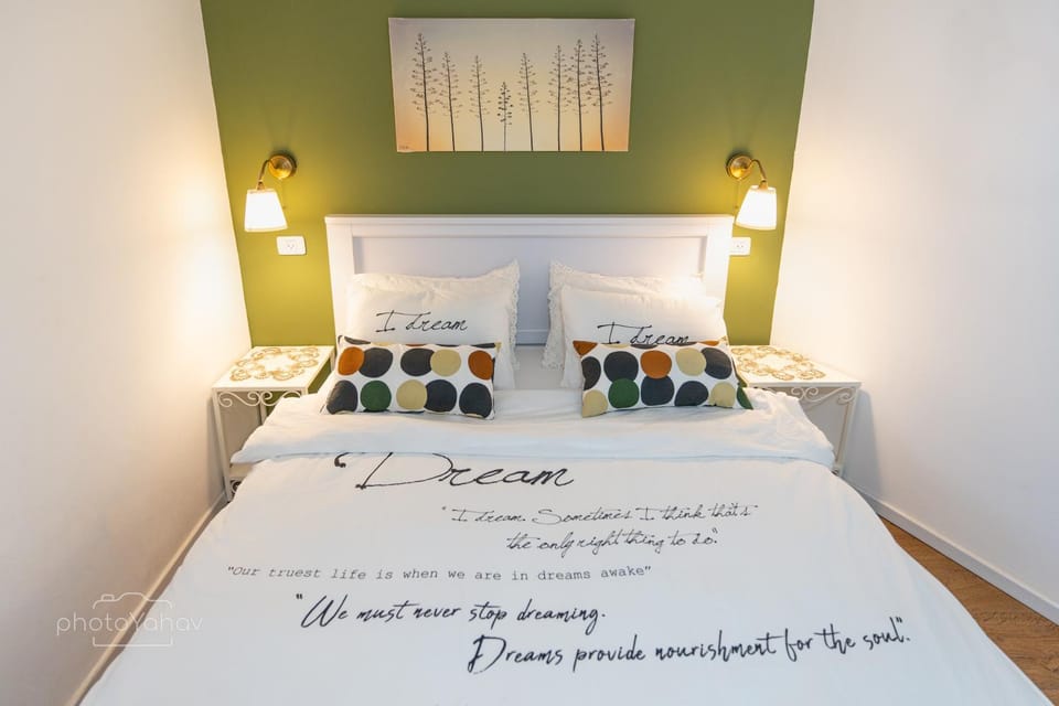 Bed, TV and multimedia, Living room, Bedroom, towels, wardrobe, air conditioner