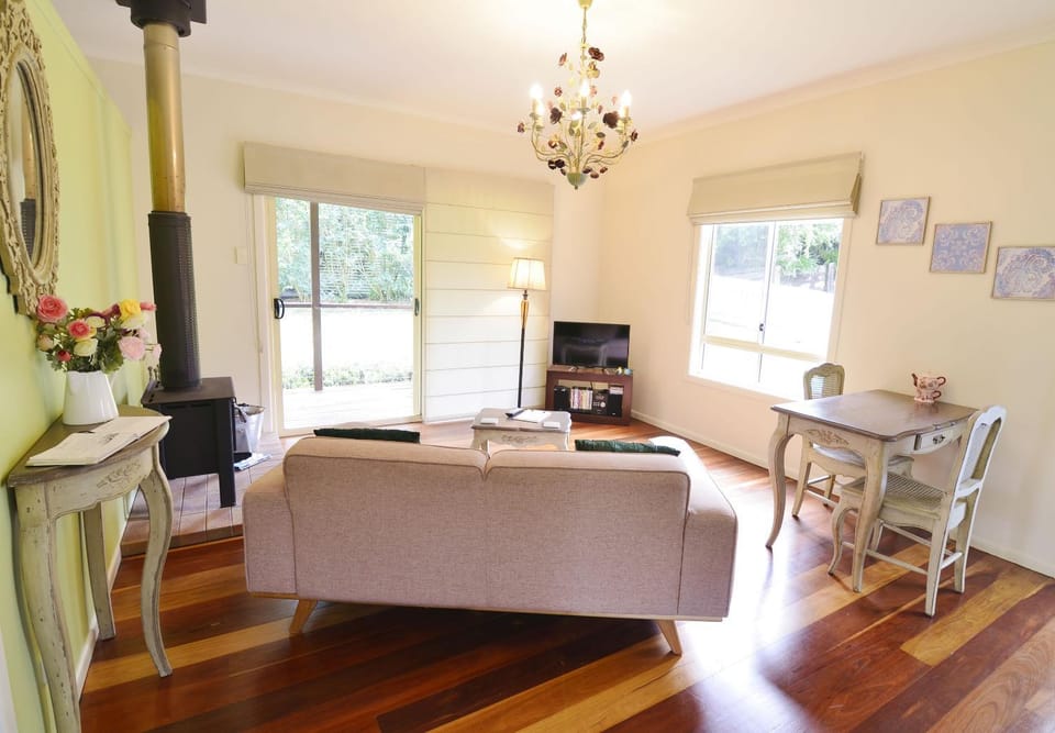 Living room, Photo of the whole room, Seating area, Dining area