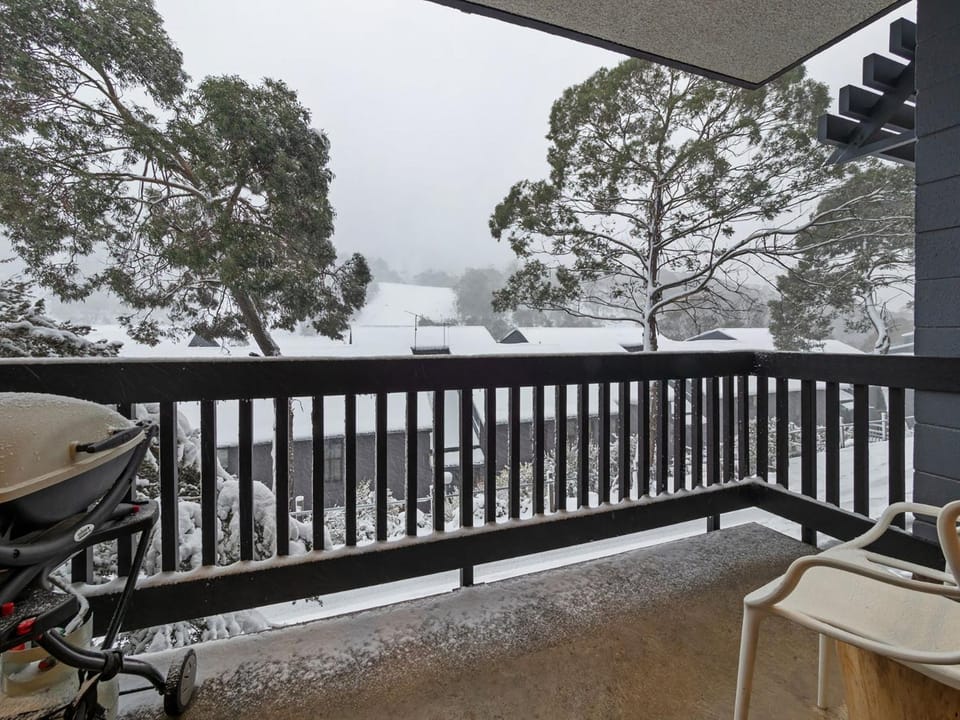 BBQ facilities, Balcony/Terrace, Mountain view
