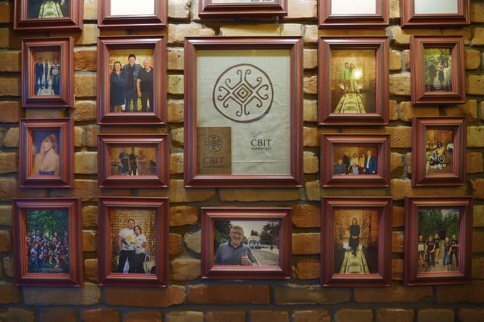 Lobby or reception, Guests
