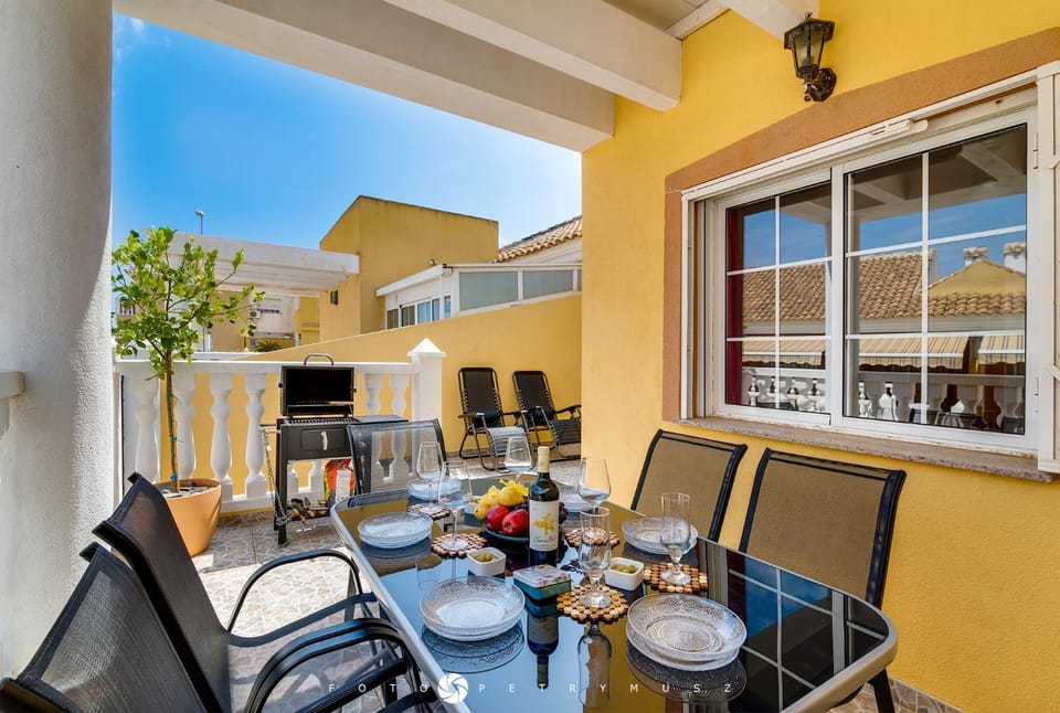BBQ facilities, Balcony/Terrace, Seating area