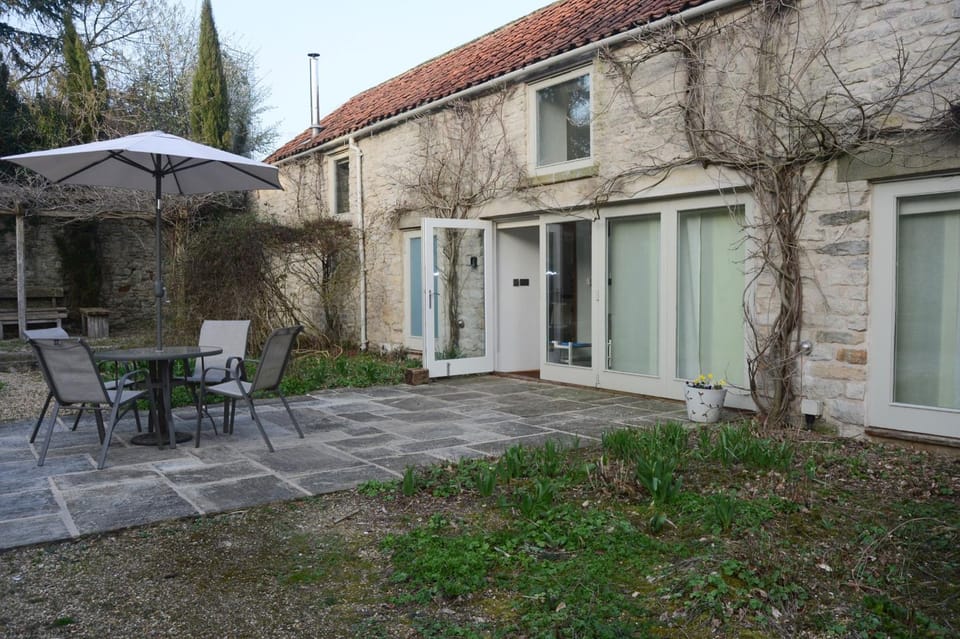 Property building, Patio, Garden