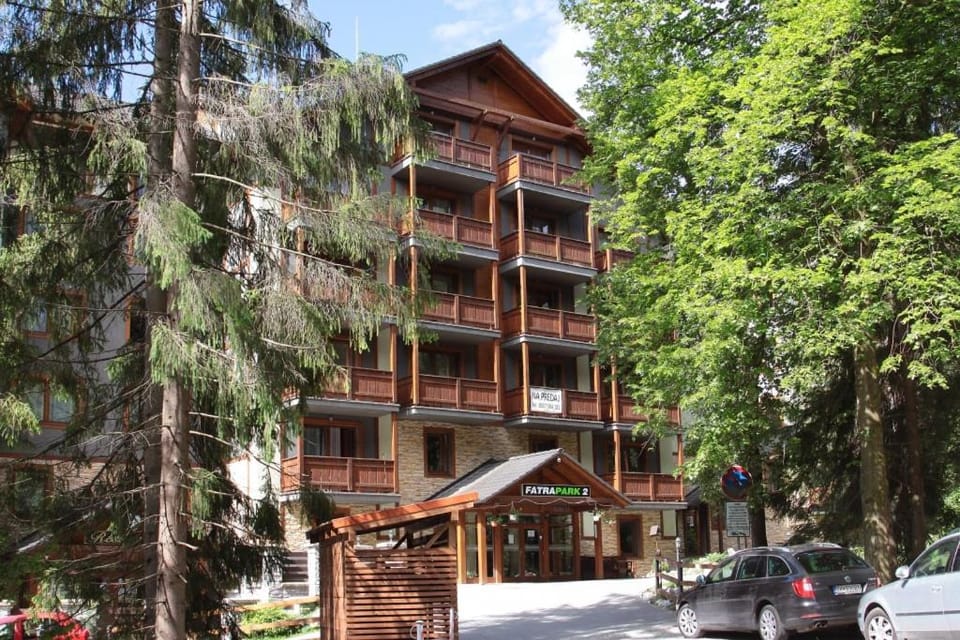 Off site, Garden view, Lake view, Mountain view, River view, Street view