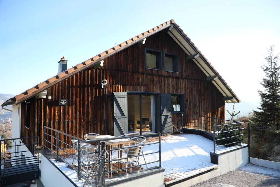 Facade/entrance, Lake view