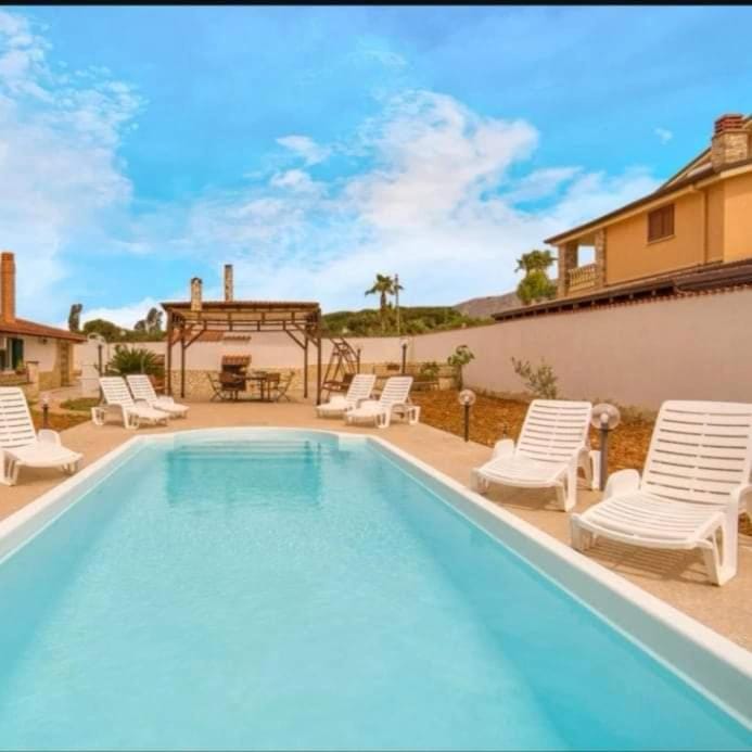 Balcony/Terrace, Swimming pool