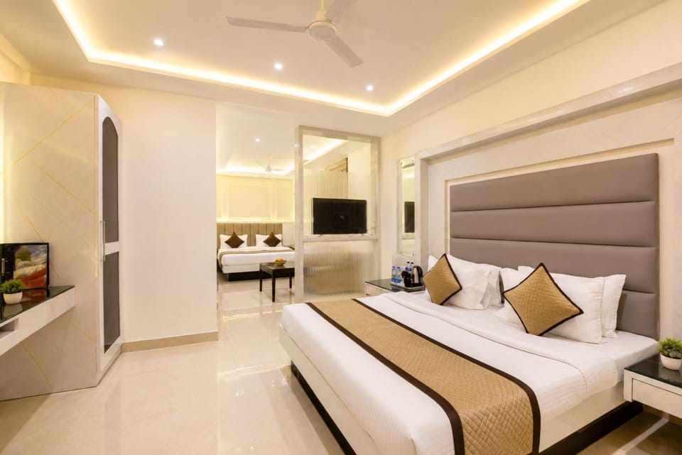 TV and multimedia, Photo of the whole room, air conditioner