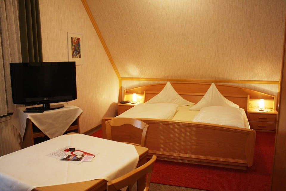 Bed, Photo of the whole room