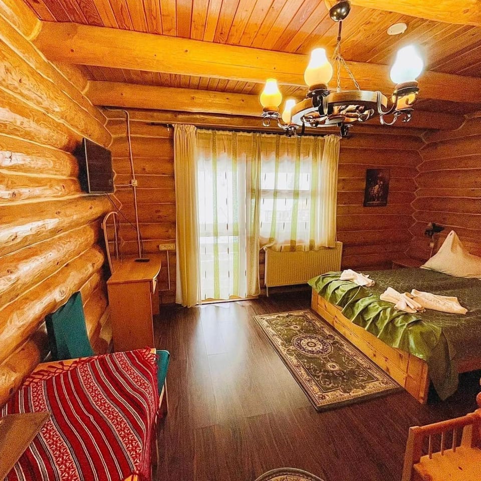 Pensiunea Moeciu Casa Wiarusti Bed and Breakfast in Brașov County
