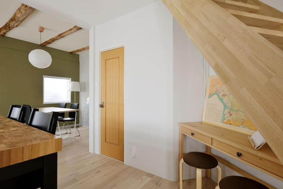 Toilet, Kitchen or kitchenette, Living room, Decorative detail, Seating area, Dining area, Area and facilities, hair dresser