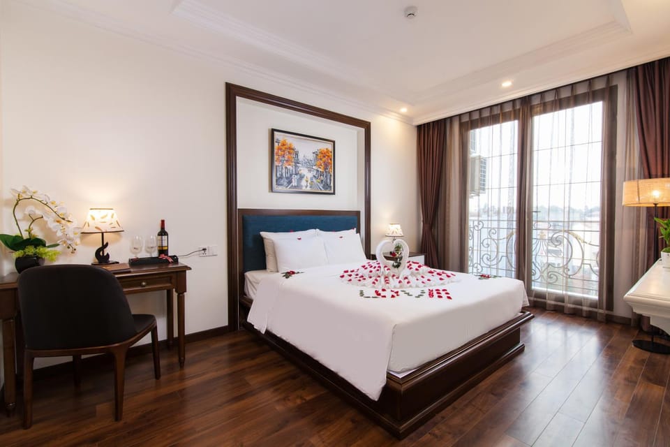 Bed, View (from property/room), Balcony/Terrace