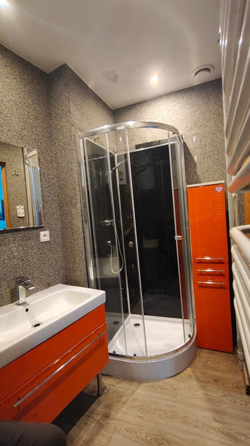 Shower, Bathroom