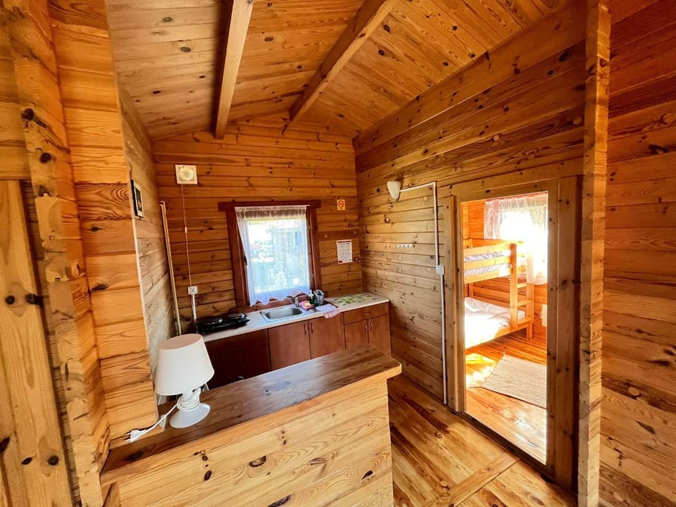 Photo of the whole room, kitchen