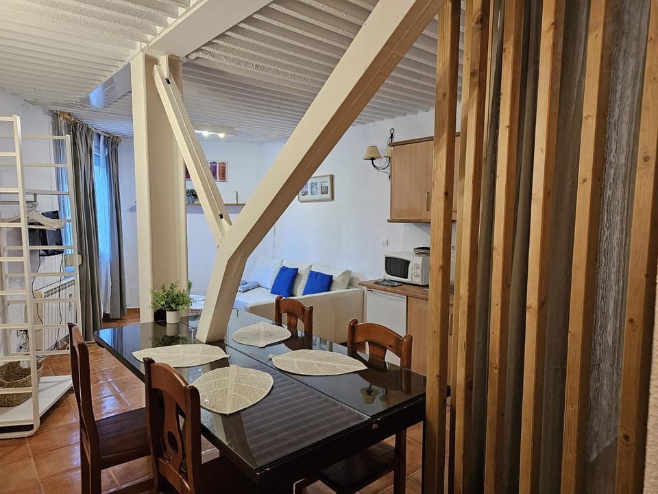 Kitchen or kitchenette, Living room, Photo of the whole room, Dining area