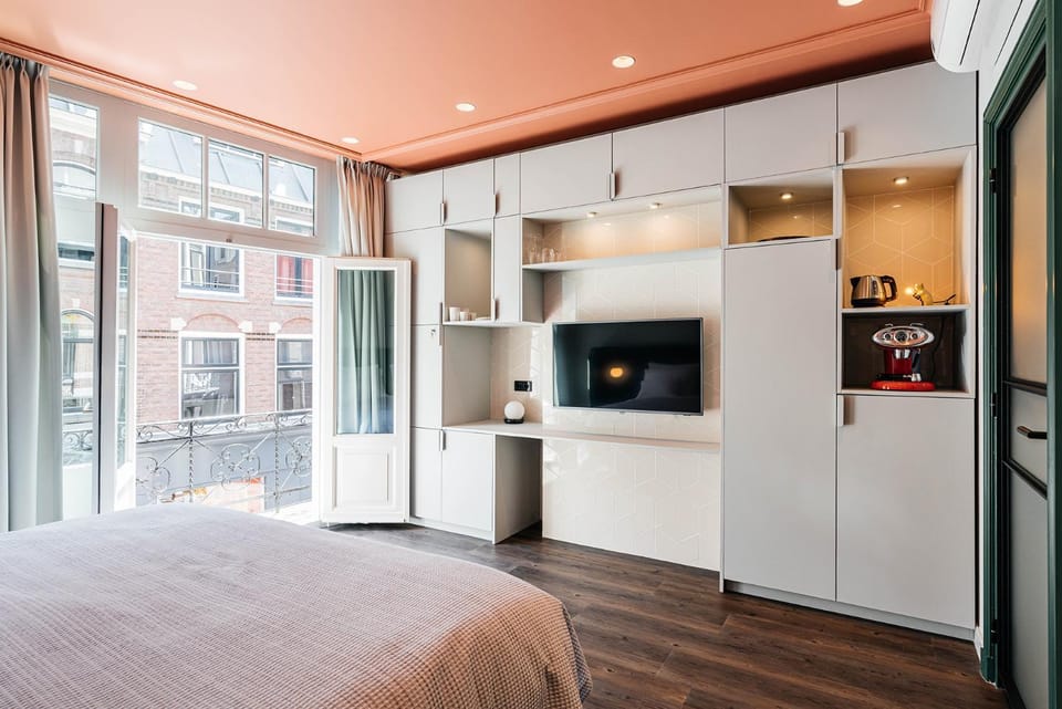 TV and multimedia, oven